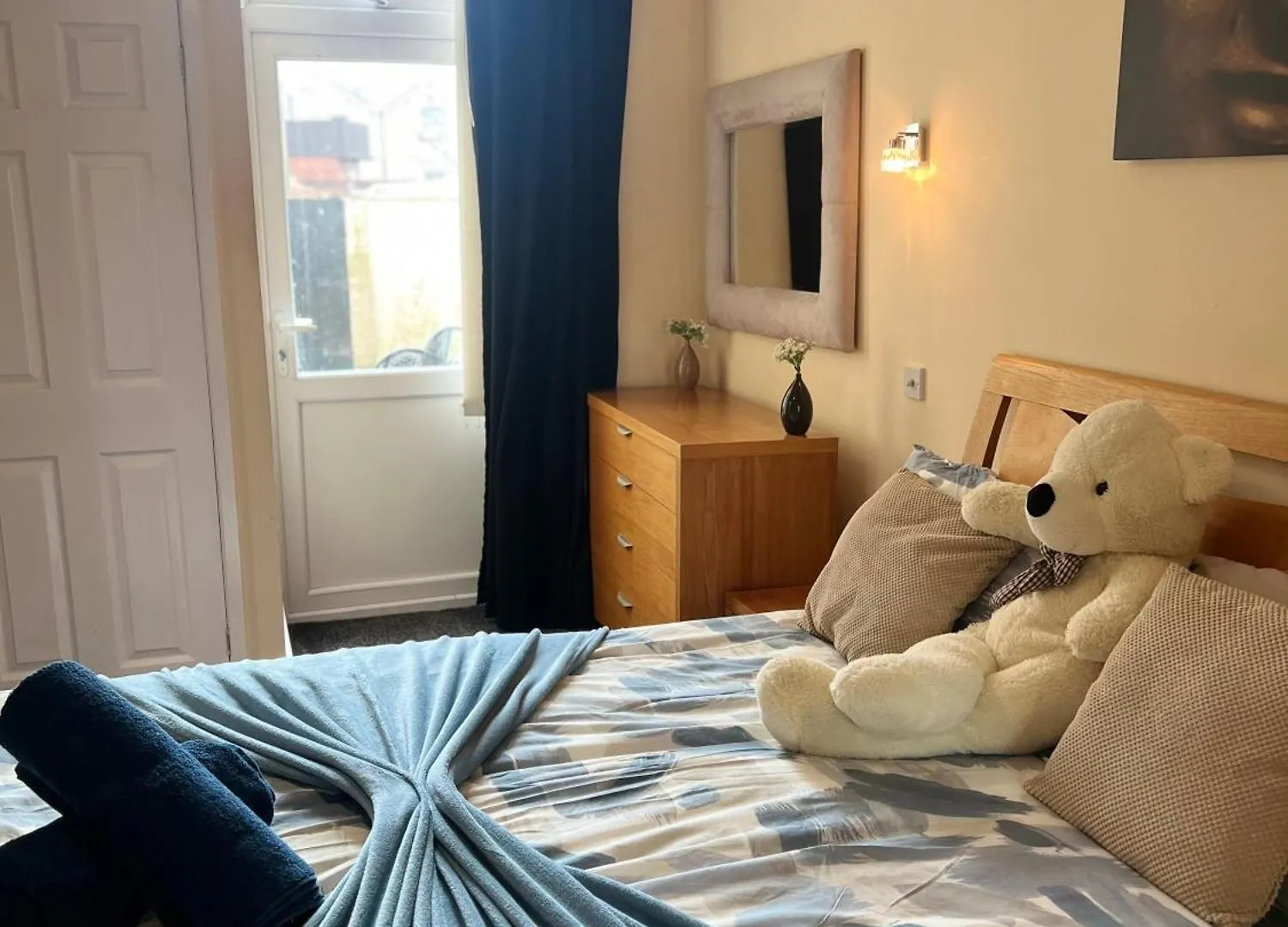 Winter Gardens Large Flat 1 Apartment Blackpool